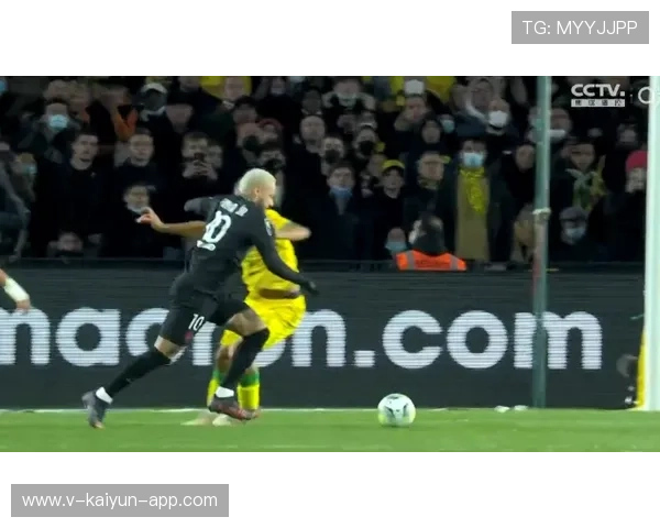 内马尔点球主罚轻松命中,巴西士气大振 内马尔点球主罚轻松命中,巴西士气大振